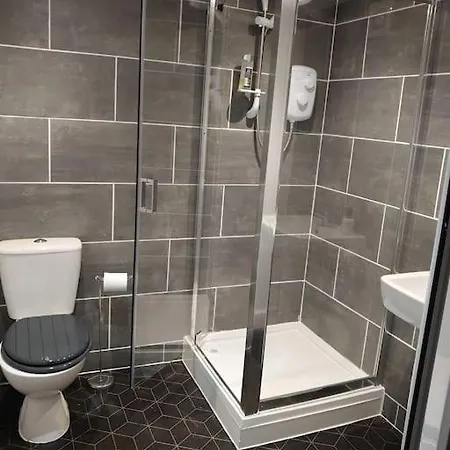 Self Contained Cabin, Firepit, Nr Mod Aztec, M5, M4 * בריסטול