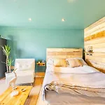 Self Contained Cabin, Firepit, Nr Mod Aztec, M5, M4 Apartment Bristol