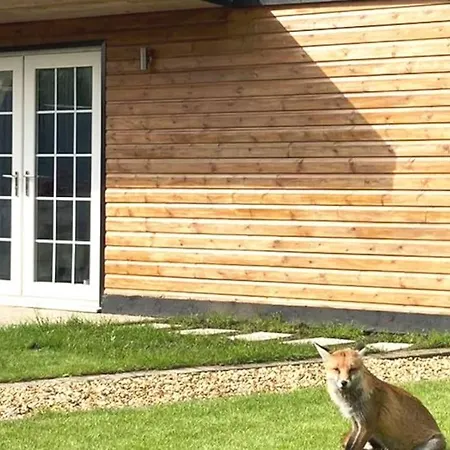 Self Contained Cabin, Firepit, Nr Mod Aztec, M5, M4 Bristol