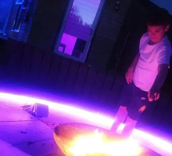 Self Contained Cabin, Firepit, Nr Mod Aztec, M5, M4 *