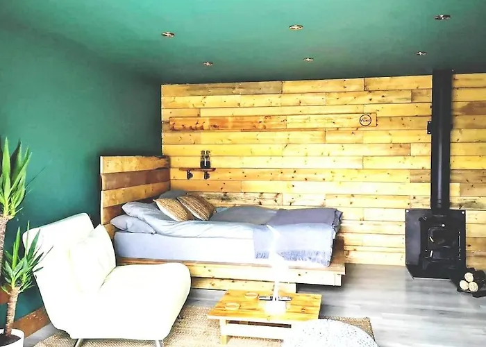 Self Contained Cabin, Firepit, Nr Mod Aztec, M5, M4 Apartman *