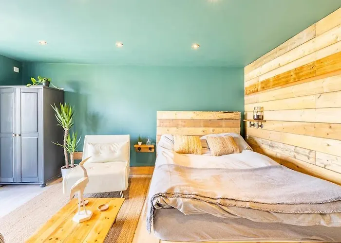 Self Contained Cabin, Firepit, Nr Mod Aztec, M5, M4 Apartment Bristol